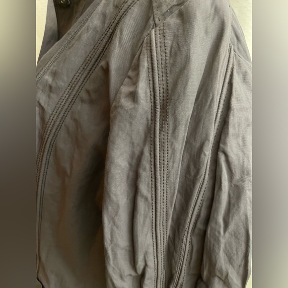 Elie Tahari jacket. Fabulous charcoal gray lined jacket. Bad picture - Picture 5 of 12